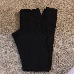 black lululemon leggings